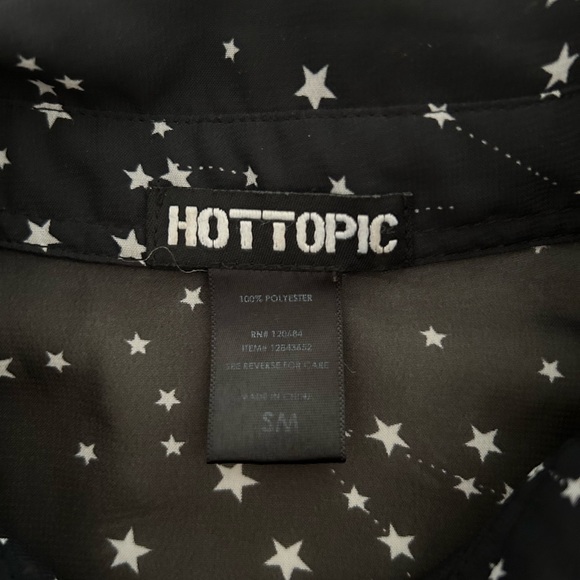 Hot Topic Button Down long sleeve Women Shirt. Oversized. Size SM - Picture 6 of 7